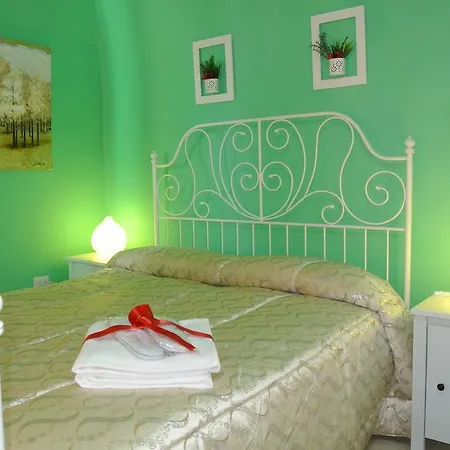 Mamma Puglia & Breakfast לינה וארוחת בוקר 4*